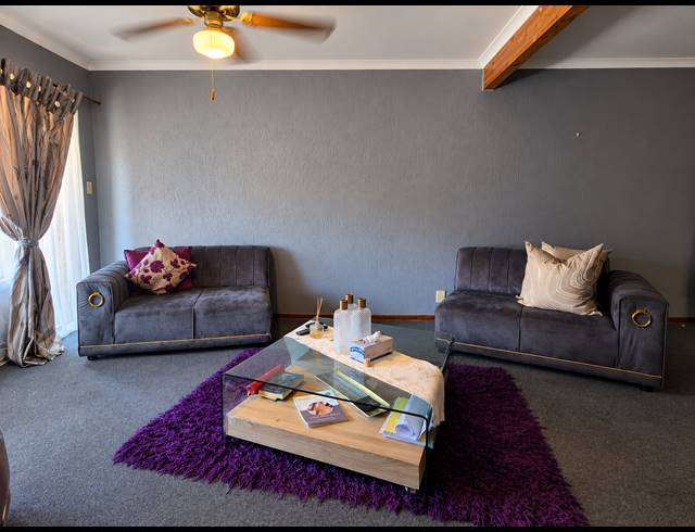 2 BEDROOM TOWNHOUSE FOR SALE IN THREE RIVERS